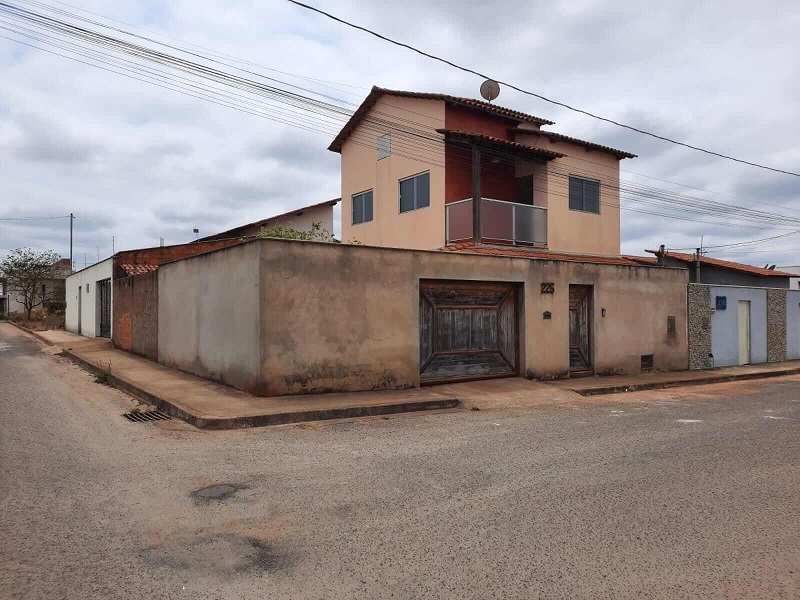 Casa a venda em Capelinha MG